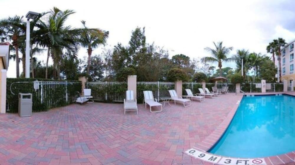 Comfort Inn & Suites Jupiter I-95 Exterior foto
